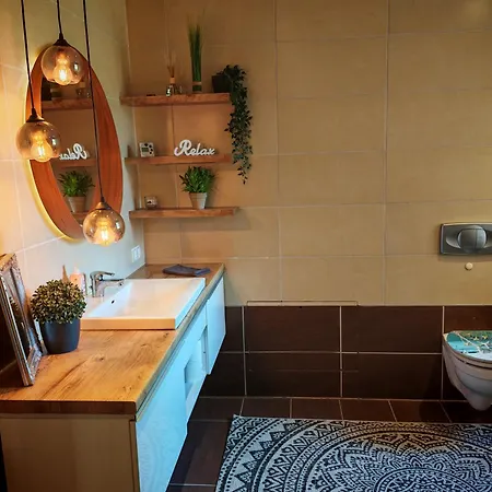 منزل للإقامة Gemuetliches Zimmer Mit Eigenem Bad Und Blick Ins Gruene