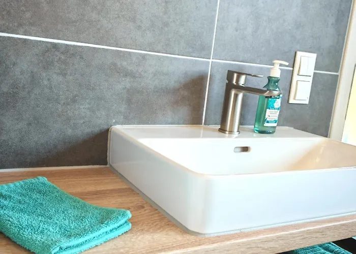 Homestay Gemuetliches Mit Eigenem Bad Und Blick Ins Gruene Hochdorf-Assenheim